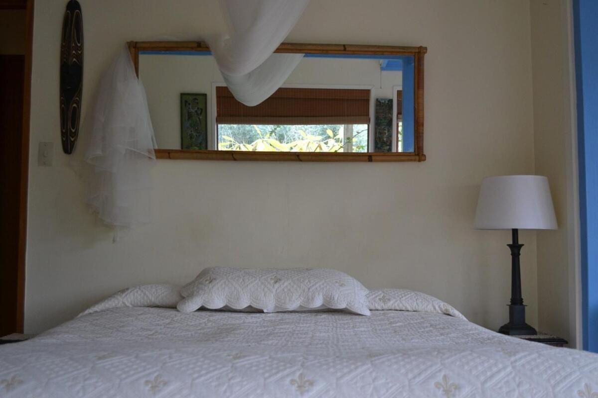 Great Barrier Oasis Lodge Tryphena Esterno foto