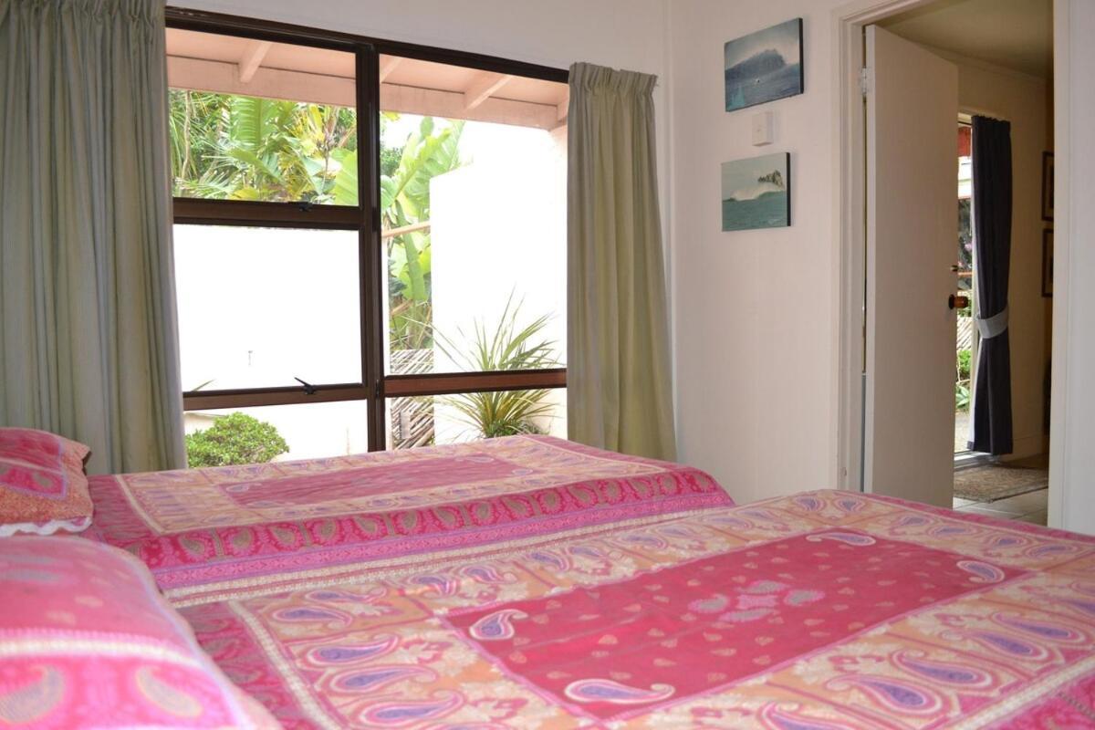 Great Barrier Oasis Lodge Tryphena Esterno foto
