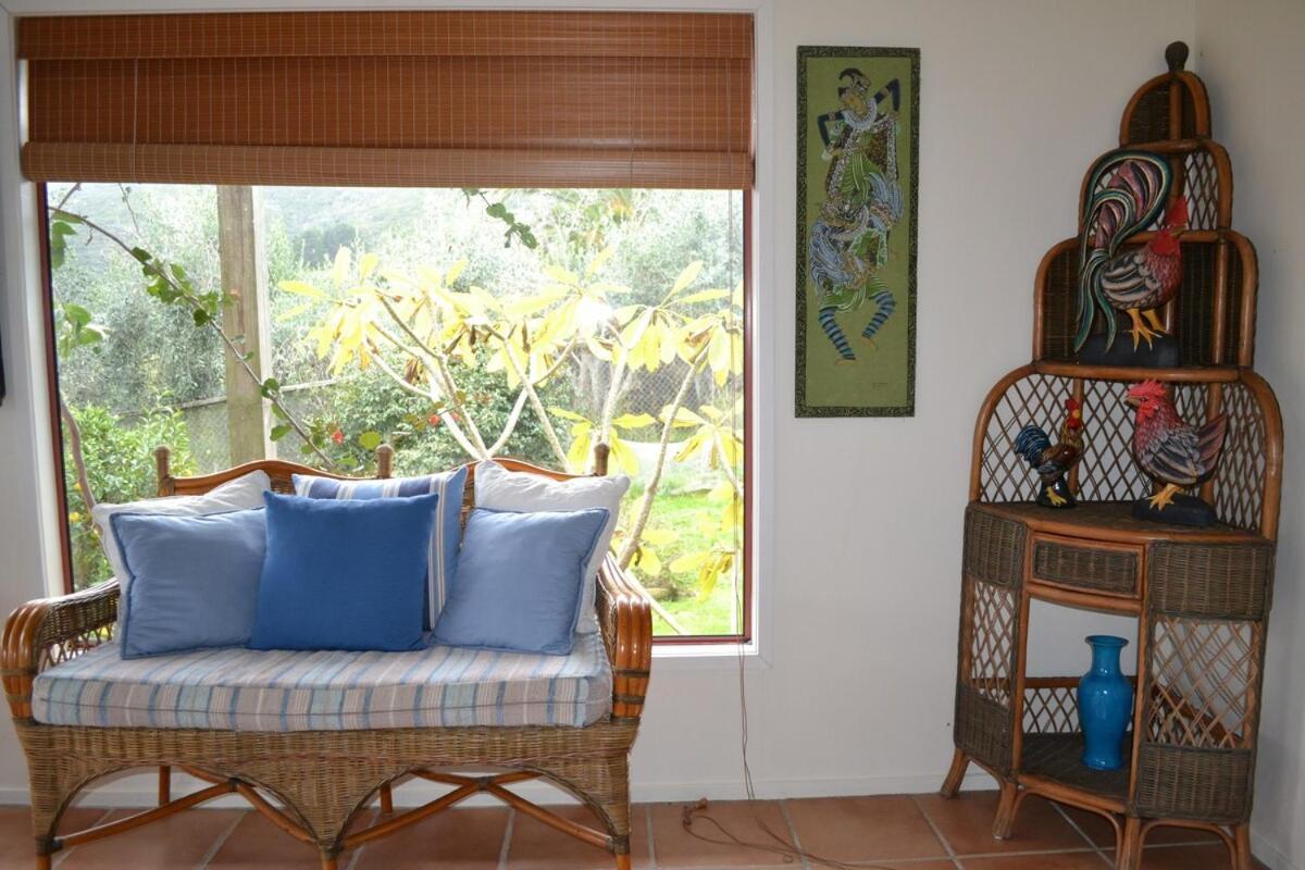 Great Barrier Oasis Lodge Tryphena Esterno foto